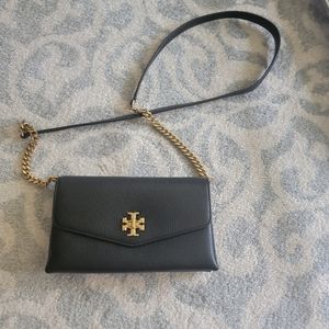 Tory Burch KIRA PEBBLED LEATHER WALLET ON.A CHAIN CROSSBODY BLACK